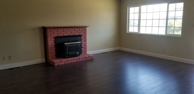 Foto del edificio - Move in Special see ad