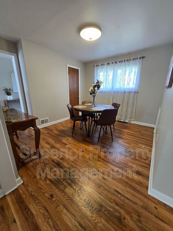 Foto del edificio - 2781 Deming Blvd