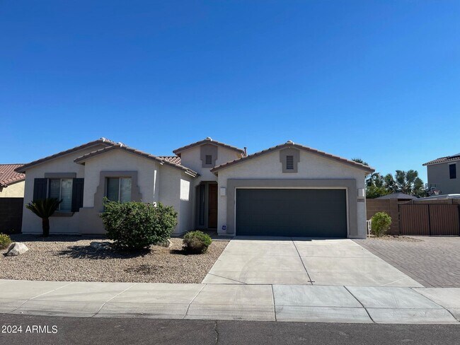 Foto del edificio - 7807 W Quail Ave
