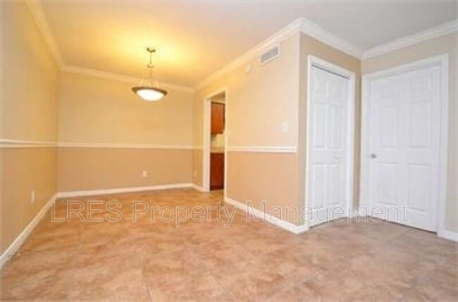 Building Photo - 395 Wymore Rd