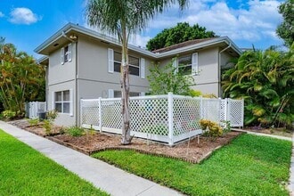 Building Photo - 3261 SW Sunset Trace Cir
