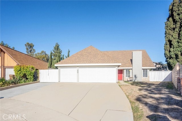 Building Photo - 2213 Meadow Ln