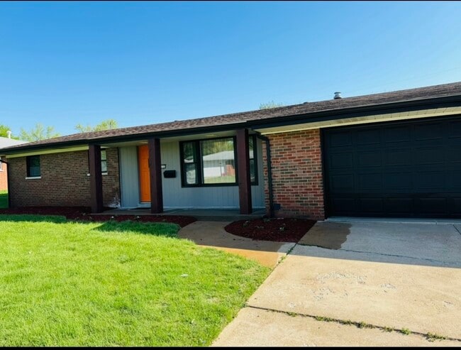 Exterior frontal - 213 Springdale Dr