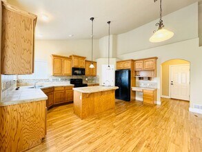 Building Photo - 4960 Hornbeam Ct
