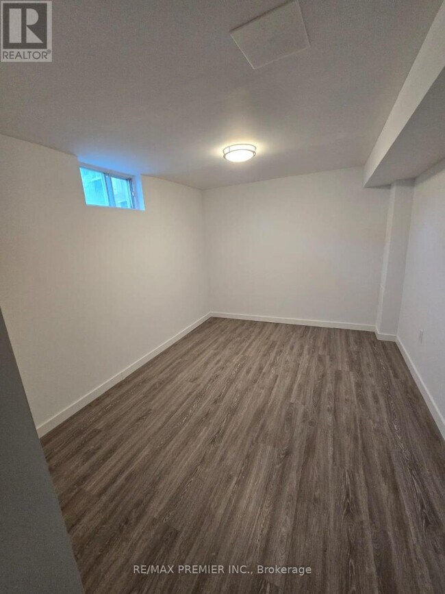 Photo du bâtiment - 12 Milton Rd