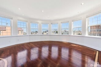 Building Photo - 499 33rd Ave