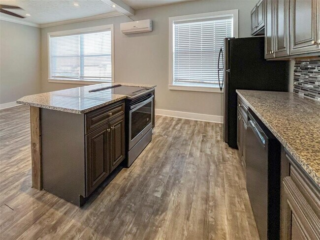 Building Photo - 408 Armada Rd