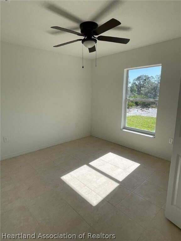 Foto del edificio - 3340 Rhododendron Rd