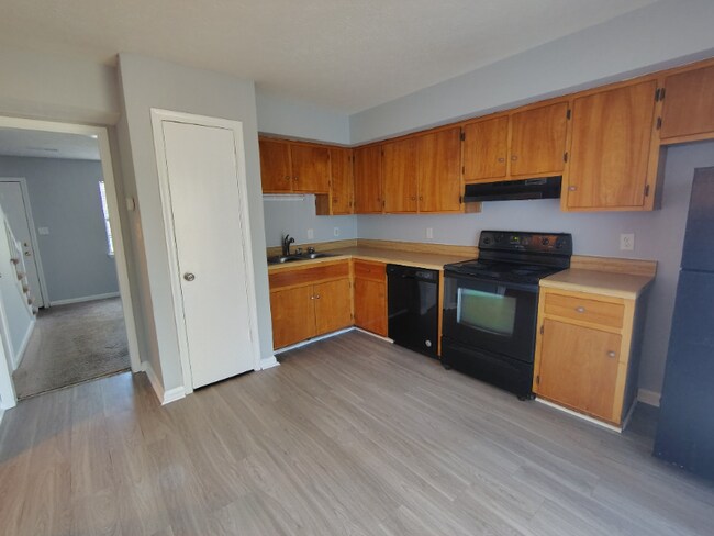 Foto del edificio - 74 Ferguson Dr