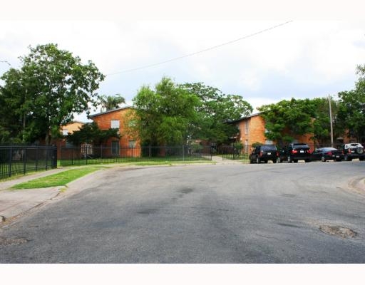 Primary Photo - Gordon Street Apartments