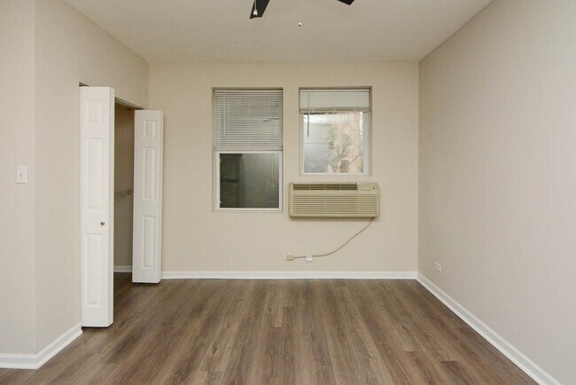 Foto del edificio - 1627 N Humboldt Blvd