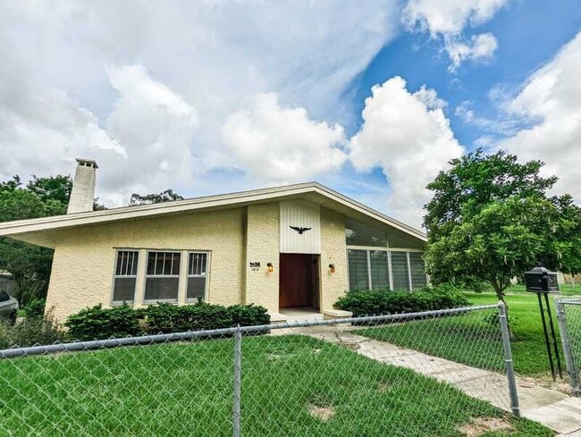 Building Photo - 1013 23rd St W