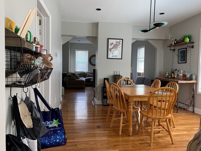 Foto del edificio - 13 Dodge St