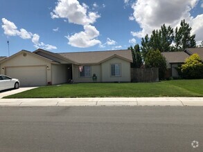 Building Photo - 1533 Reese River Rd