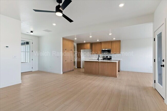 Foto del edificio - 837 E 3rd N