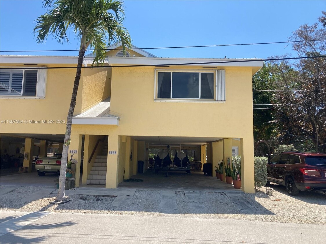 9859 Leeward Ave Unit 9859  