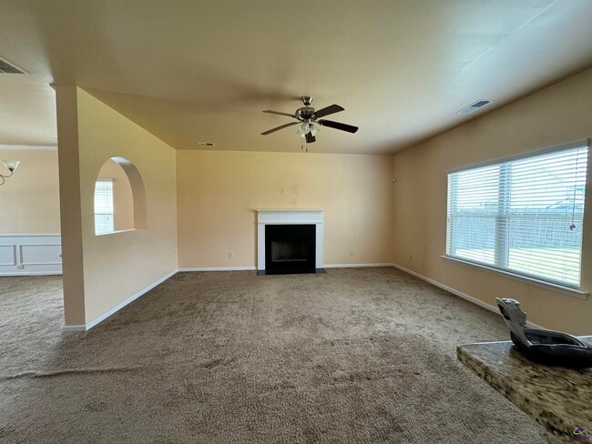 Building Photo - 507 Dora Ln