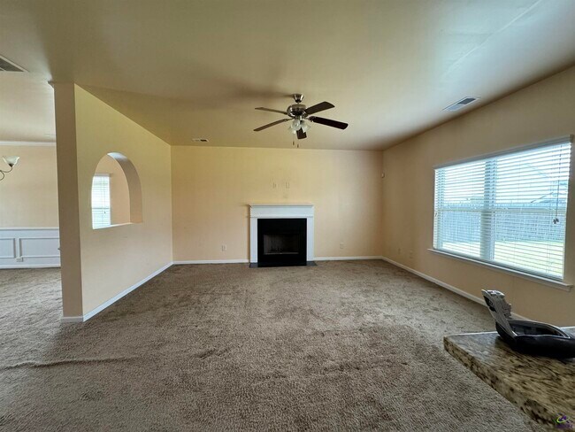 Foto del edificio - 507 Dora Ln