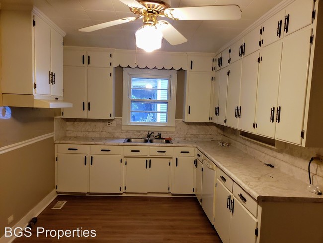 Foto del edificio - 3 br, 2 bath House - 614 E. Main St.