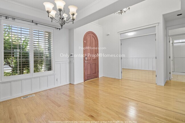 Foto del edificio - Spacious Home with Ample Parking and Outdo...