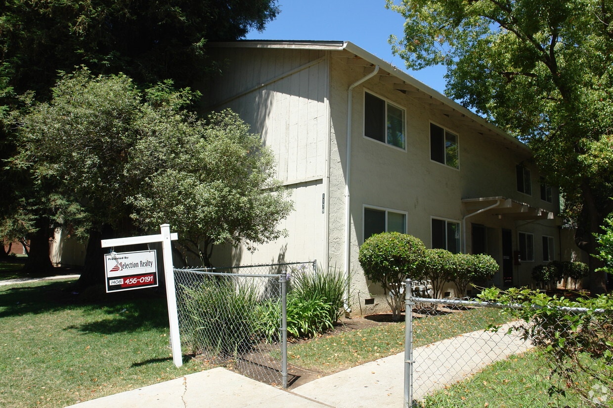 Primary Photo - 1179 Mesa Dr