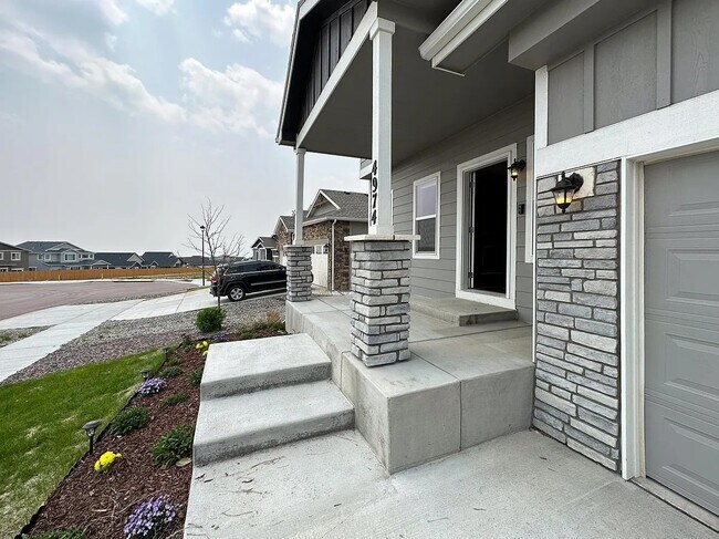 Building Photo - Stunning 3,000sqft home in Bradley Ranch!