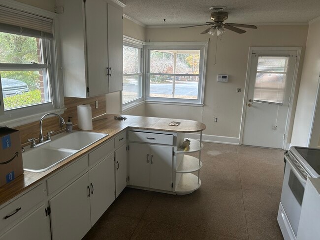 Building Photo - 1234 M Ave