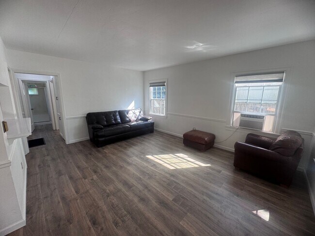 Foto del edificio - 2-Bedroom Home in the State Streets!
