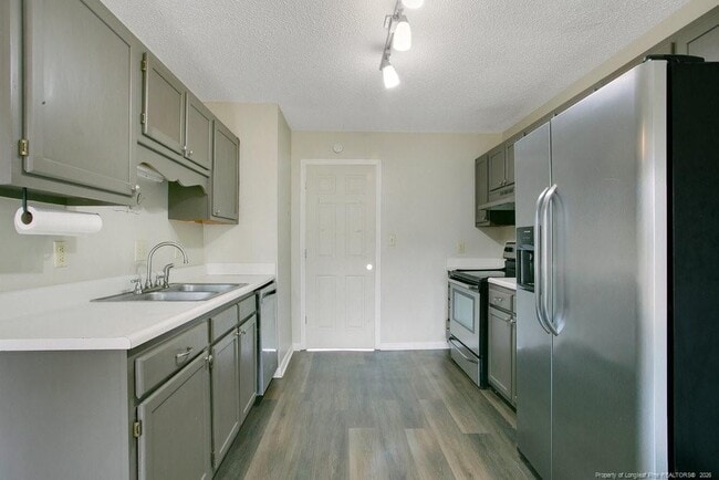 Building Photo - 5319 Thackeray Dr