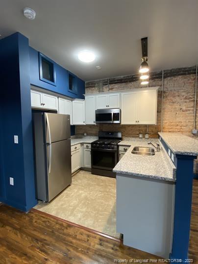 Building Photo - 127 Person St