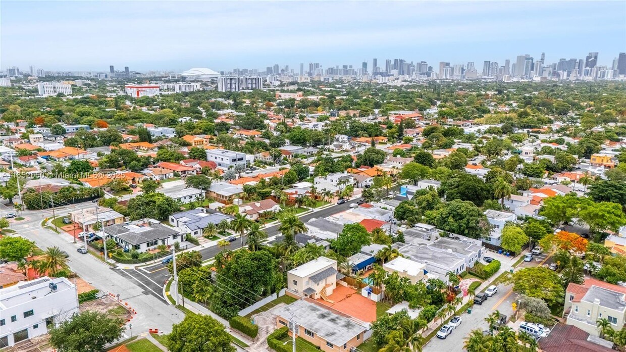 Foto principal - 2385 SW 17th St