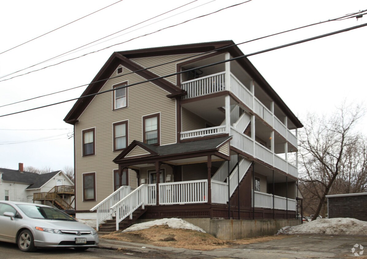 Building Photo - 20 Spruce St