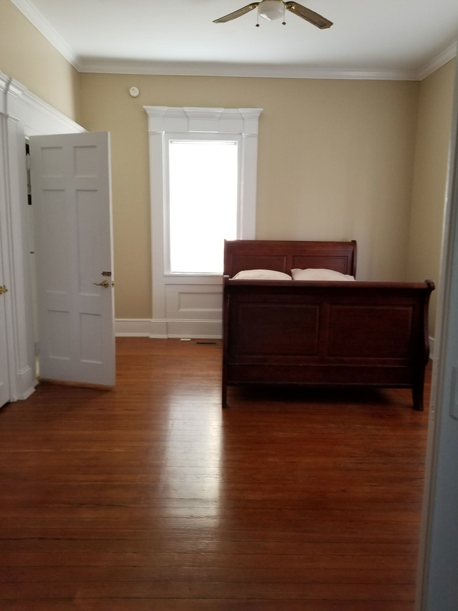 Master Bedroom - 529 Leighton Ave