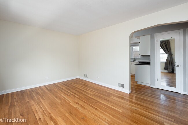Foto del edificio - 5034 W Argyle St