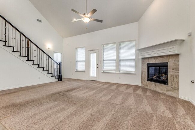 Building Photo - 1501 Ross Ave