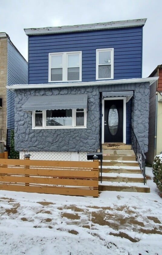 5557 W Van Buren St Unit 1, Chicago, IL 60644 Room for Rent in