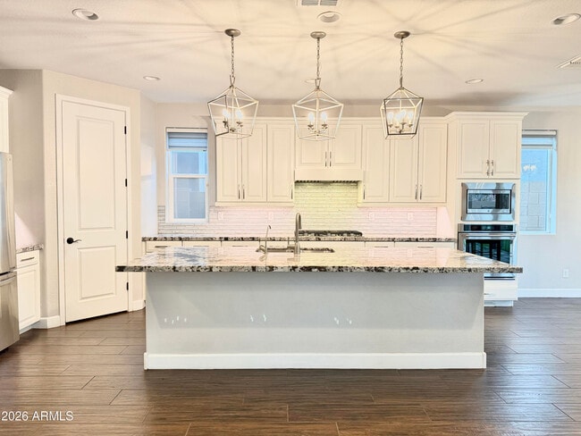 Building Photo - 1732 W Myrna Ln