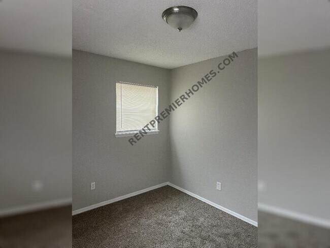 Building Photo - 2802 South Meyers Drive, El Reno, OK 73036