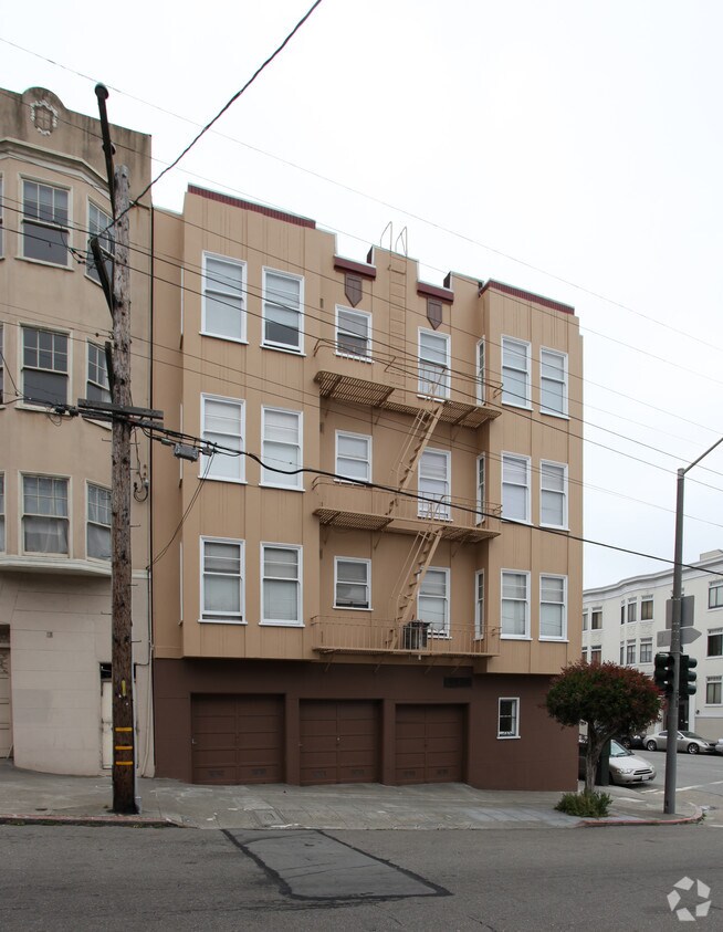 Building Photo - 1595 Greenwich St