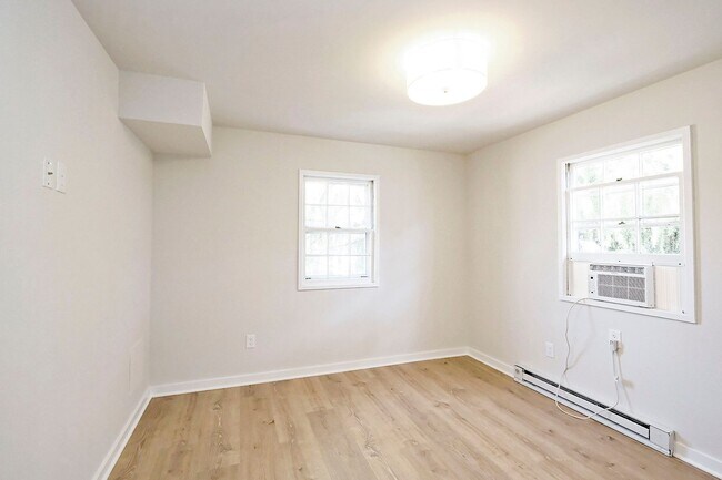 Foto del edificio - Renovated UVA Apartment in a Prime Location Near School of Data Science