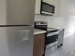 Building Photo - 4905 N Flagler Dr