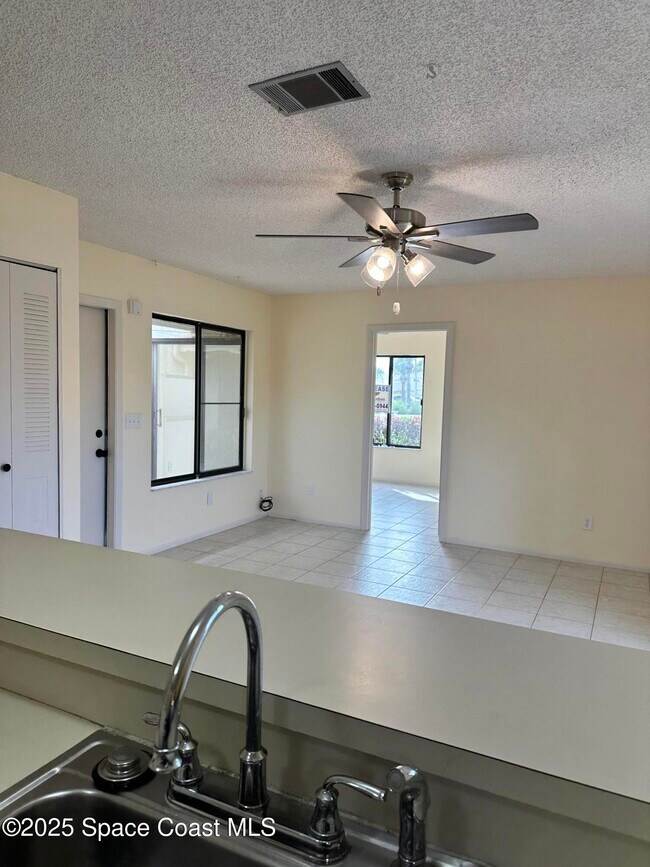 Foto del edificio - 1441 Sheafe Ave NE