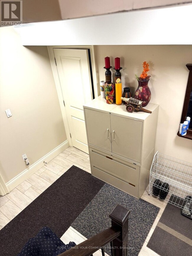 Building Photo - 251 Floyd Ave