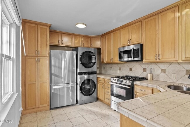 Building Photo - 2463 Federal Ave