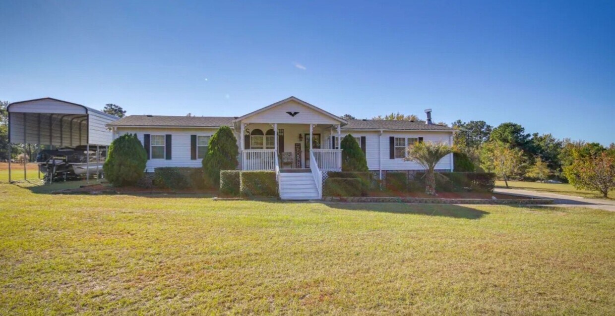 Beautiful Furnished 3 Bedroom 2 Bath home House Rental in Hopkins