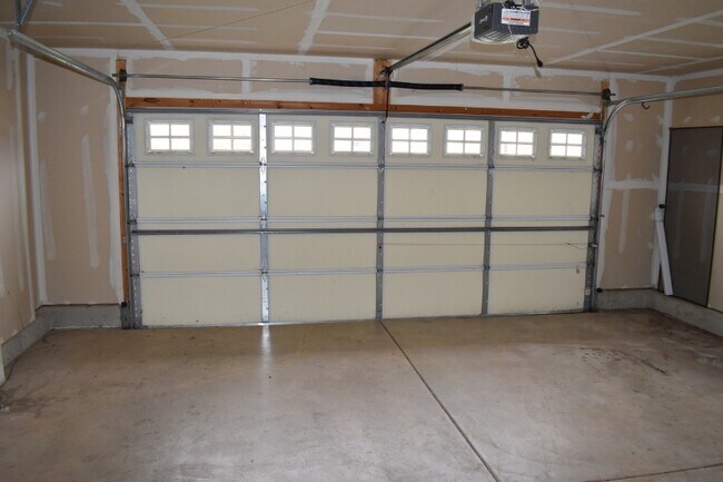 Building Photo - 20505 McGilvray Dr