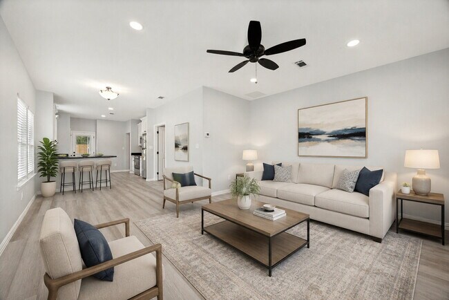 Building Photo - "Charming 3-Bed Home with Granite Elegance on East Pecan Street, Sherman, TX!"
