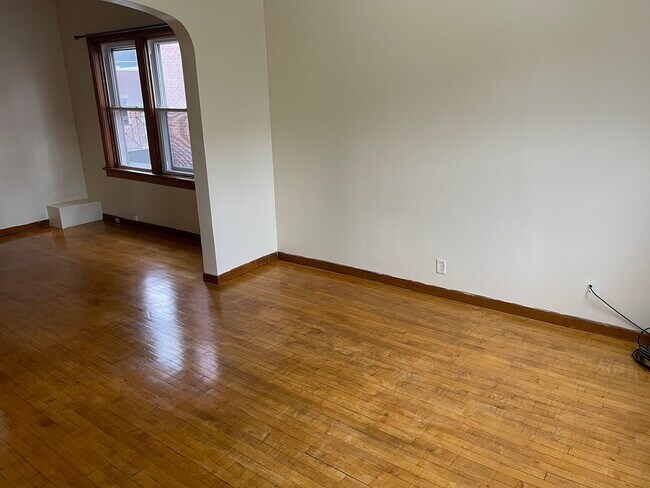 Foto del edificio - 2622 N Greenview Ave