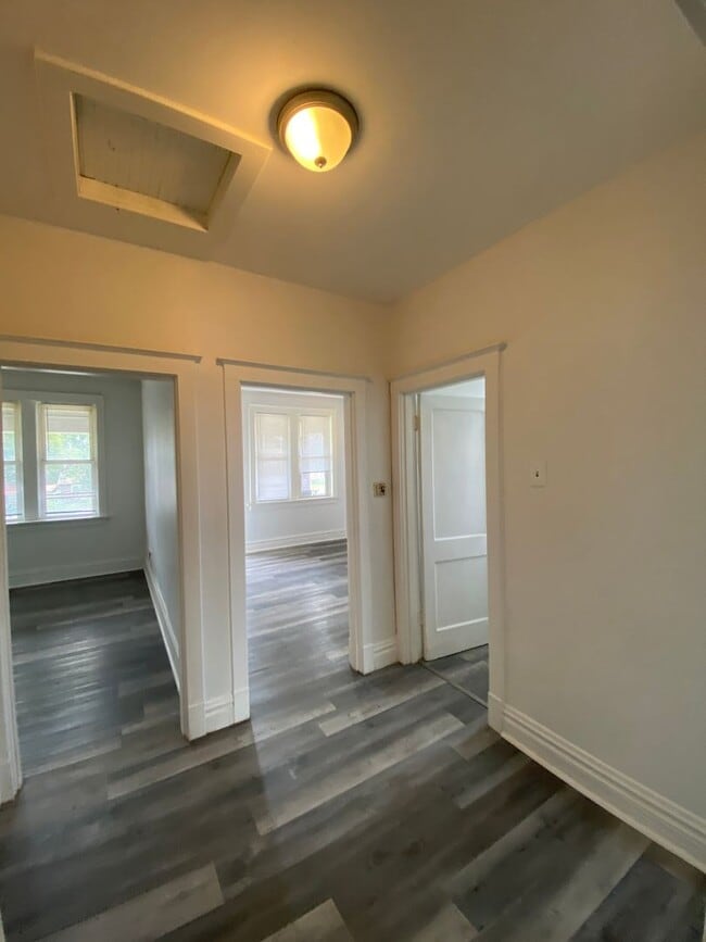 Building Photo - $200 OFF FIRST MONTHS RENT!Available Now! ...