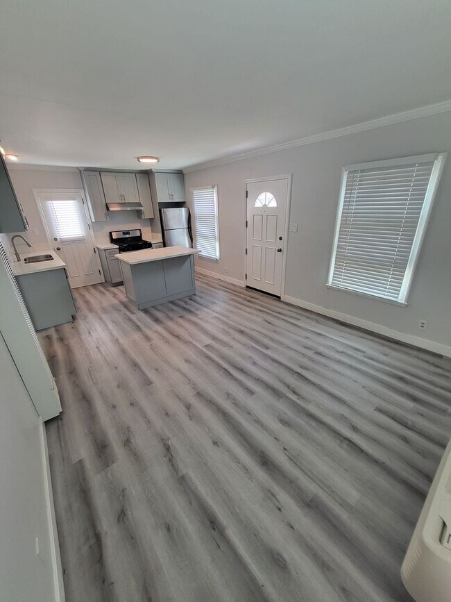 Foto del edificio - Completely Remodeled 1 bedroom 1 bath in D...